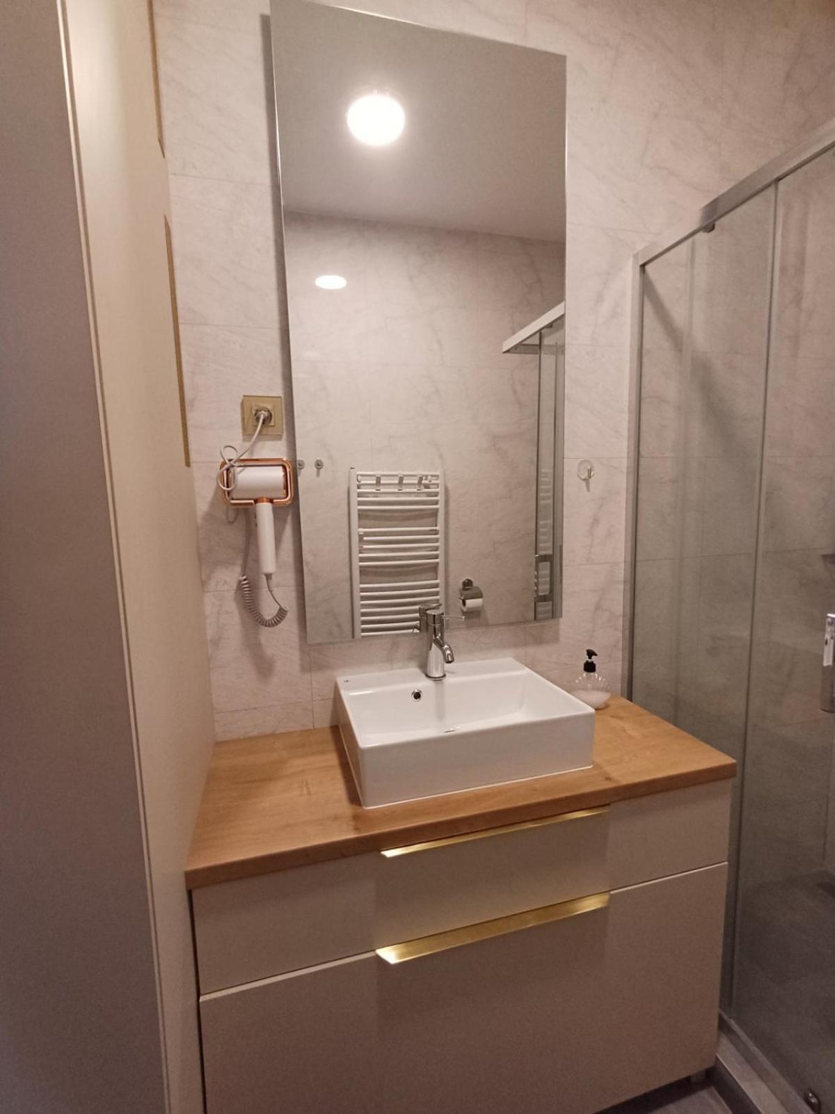 Apartment Centrum - Free Private Parking Νόβι Σαντ Εξωτερικό φωτογραφία